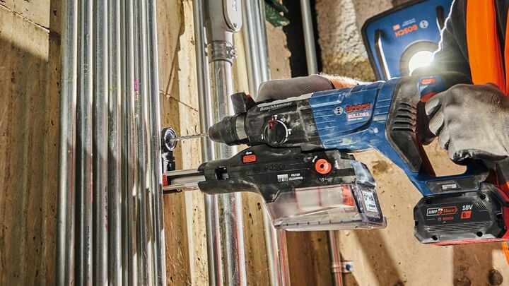 Bosch 18V SDS plus Bulldog 1 1/8 in Rotary Hammer Kit with 2 CORE18V 8Ah PROFACTOR Batteries Factory Reconditioned, large image number 9
