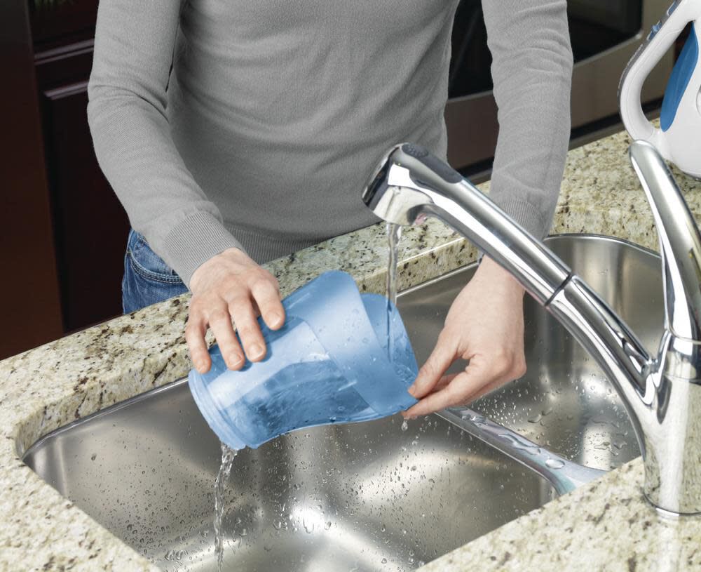 Black and Decker Cordless Lithium Hand Vacuum (HHVI320JR02), large image number 5