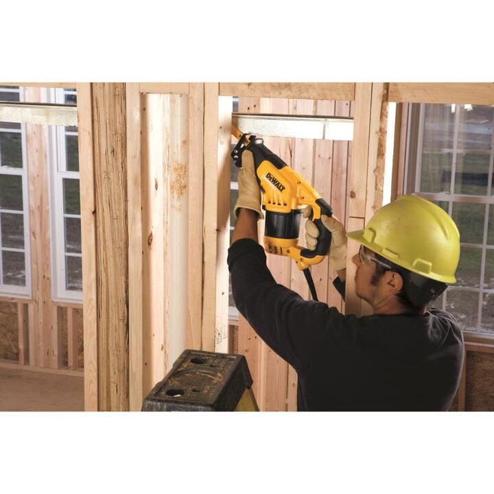 DEWALT DWE357 - 12 Amp Compact Reciprocating Saw (DWE357), large image number 3