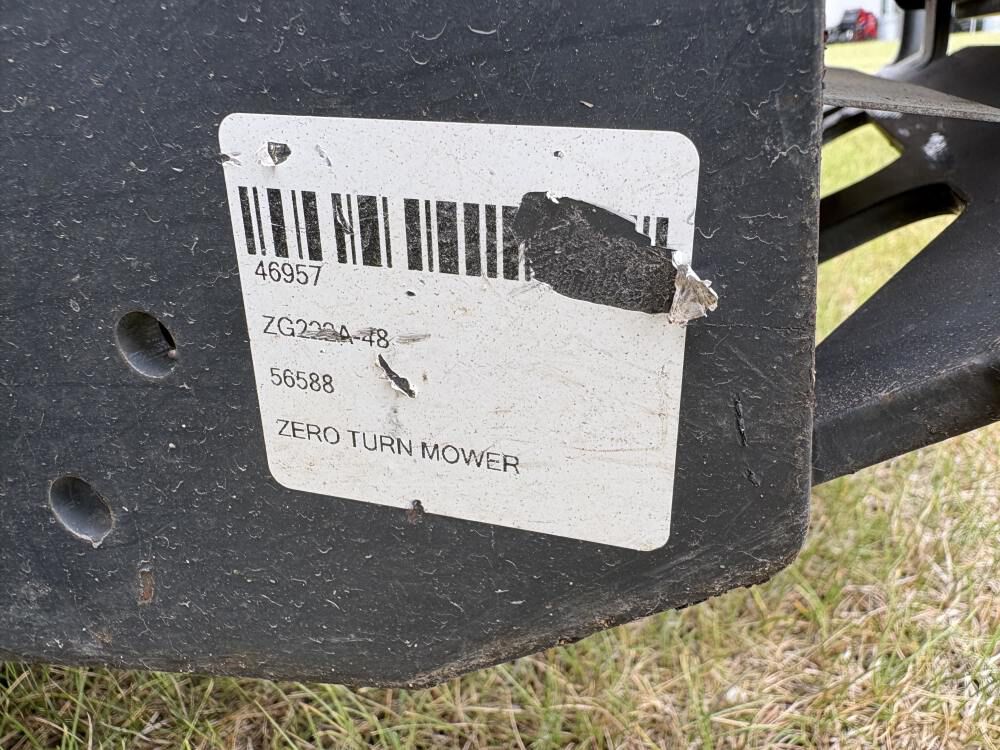 Kubota ZG222 48 Inch Gas Zero-Turn Lawn Mower Used 2016, large image number 16
