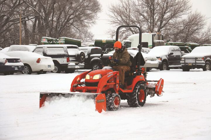 Land Pride SP0560 60 Inch SPL05 Series Loader Snow Pusher, large image number 7