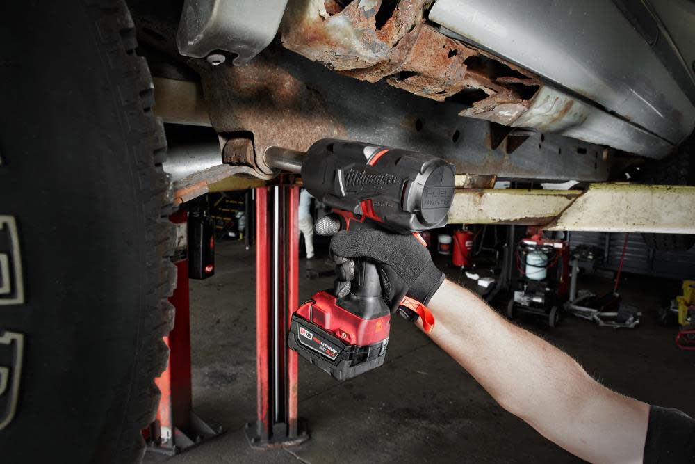 Milwaukee M18 Fuel 1 2 In High Torque Impact Wrench Kit With Contractor Bag 2767 21b Sansujyuku sansujyuku.com