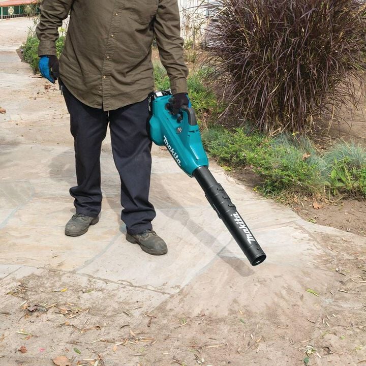 Makita 18V X2 LXT Lithium-Ion Brushless Cordless Blower with Gutter Cleaning Attachment, large image number 6