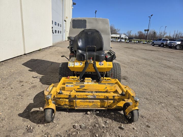 Walker T25I 48 Inch Front Mount Riding Mower Used 2018, large image number 2