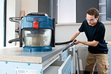Bosch 18 V 2.6-Gallon Wet/Dry Vacuum Cleaner with HEPA Filter (Bare Tool), large image number 2