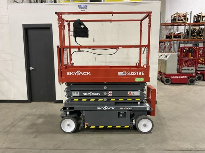 Skyjack 19' 500 lbs DC Electric Scissor Lift with E-Drive, large image number 1