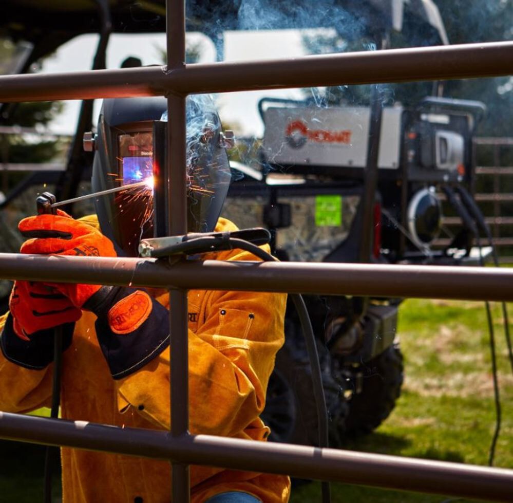 Hobart Champion 4500 Watt Gas Powered Portable Welder/Generator Reconditioned, large image number 5