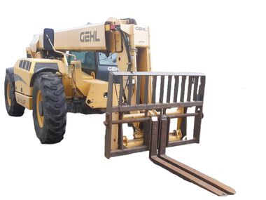 Gehl DL7-44 7000 Lbs Diesel Telescopic Handler with Fork Lift - Used 2017