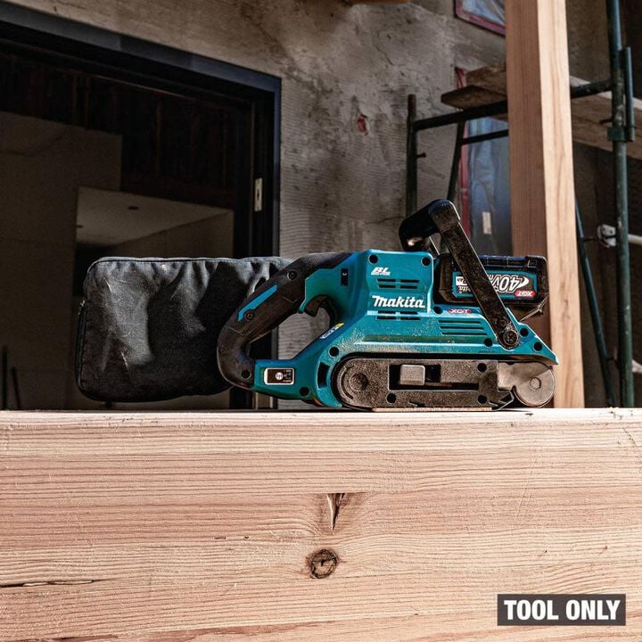 Makita 40V Max XGT Brushless Cordless 3 Inch x 21 Inch Belt Sander (Bare Tool) 2pc Clamper Set Guide Rule & 150 Grit Abrasive Belt (10 pack), large image number 6