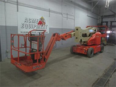 JLG 40' Boom Lift Articulating Electric with Jib E400AJPN - 2011 Used, large image number 1