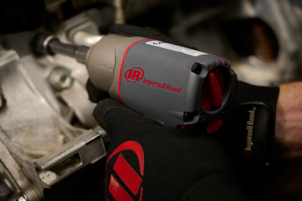 Ingersoll Rand 3/8 Inch Quiet Air Impact Wrench 300 Ft-Lb Pistol, large image number 3