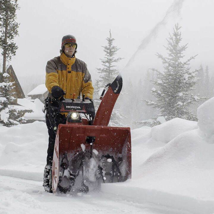 Honda 7HP 24In Two Stage Track Drive Snow Blower - Electric Start, large image number 2