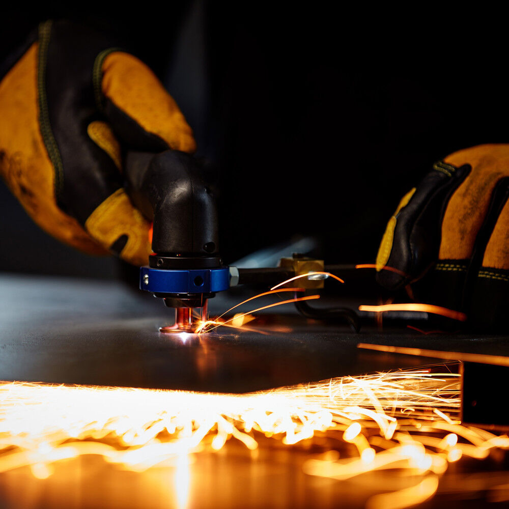 Hobart AirForce 12ci Plasma Cutter with BuiltIn Air Compressor 500564