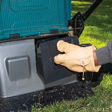 Makita 18V X2 (36V) LXT LithiumIon Brushless Cordless 21in Self Propelled Lawn Mower Kit with 4 Batteries (5.0Ah), large image number 7