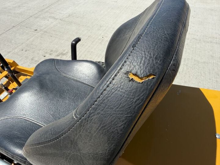 Walker B27i 48 Inch 26.5HP Zero-Turn Mower Used 2020, large image number 13