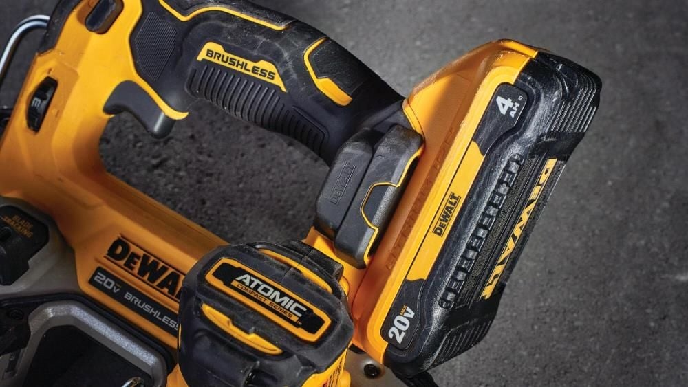 DEWALT ATOMIC 20V MAX Compact Bandsaw Brushless Cordless 1 3/4in Kit, large image number 6