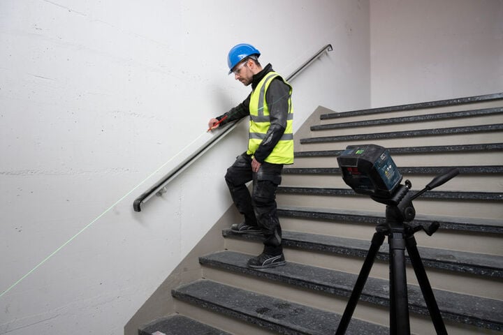 Bosch 3.7V Green-Beam Self-Leveling Cross-Line Laser, large image number 3