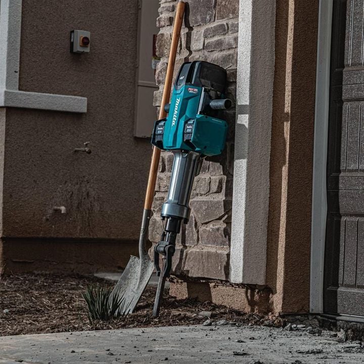 Makita 80V max (40V max X2) XGT Brushless 70 lb. 1-1/8 Inch Hex AVT Breaker Hammer 8 Ah Kit, AWS Capable with 4 Batteries, large image number 7