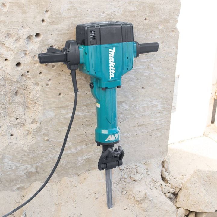 Makita 70 Lb. AVT Breaker Hammer, large image number 4