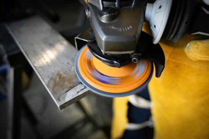 Spyder 4.5 Inch Ceramic Abrasive Flap Disk, 36 Grit, 5/8 Inch-11 Arbor Type 27, large image number 4