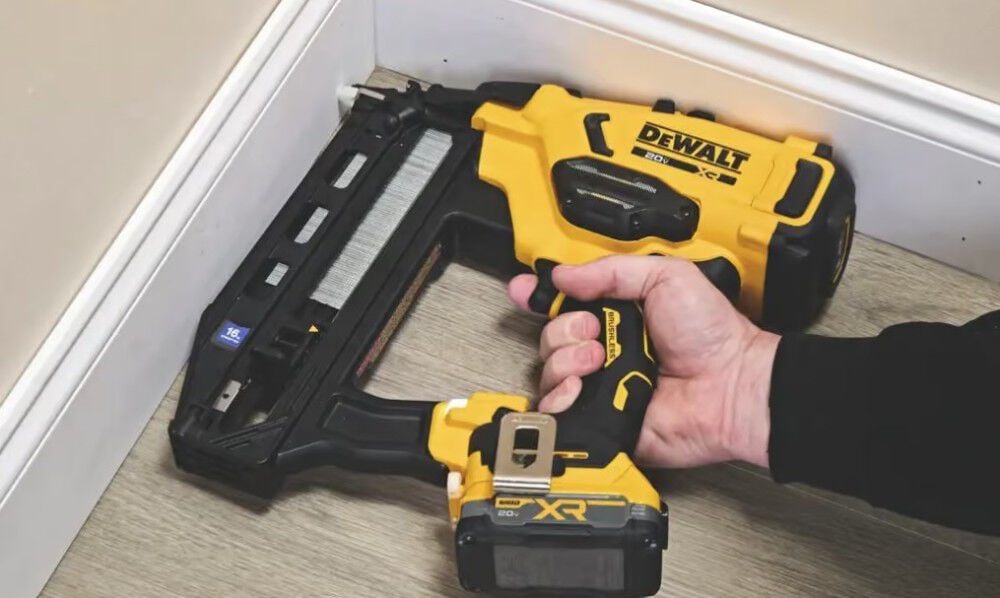 DEWALT 20V MAX XR 16 Gauge Straight Finish Nailer (Bare Tool), large image number 10