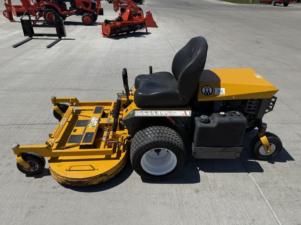 Walker B27i 48 Inch 26.5HP Zero-Turn Riding Mower Used 2021, large image number 8