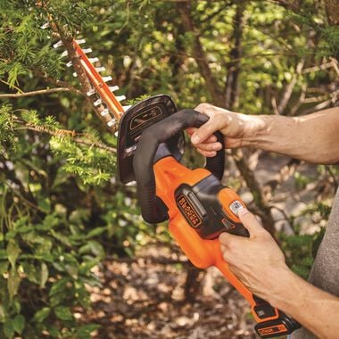 Black and Decker 20V MAX Lithium 22 in. POWERCUT Hedge Trimmer (LHT321), large image number 6