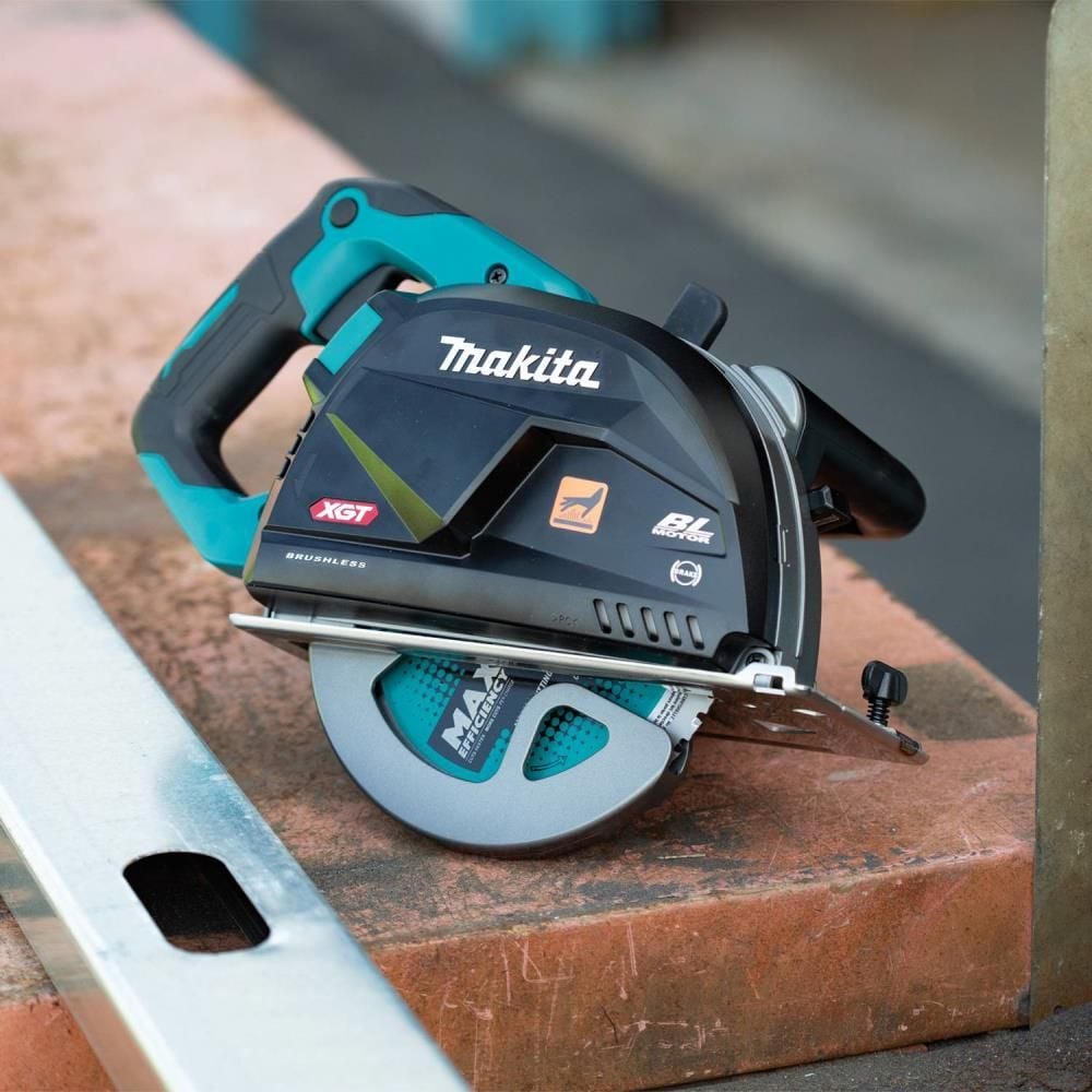 Makita 40V max XGT 7 1/4in Metal Cutting Saw with Electric Brake & Chip Collector (Bare Tool), large image number 2
