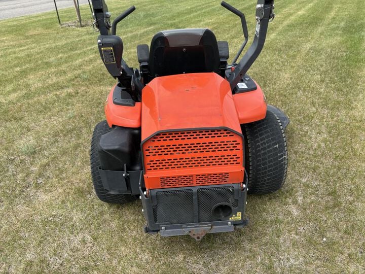 Kubota ZG222 48 Inch Gas Zero-Turn Lawn Mower Used 2016, large image number 5