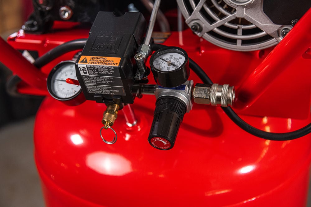 CRAFTSMAN 30 Gallon Air Compressor, large image number 3