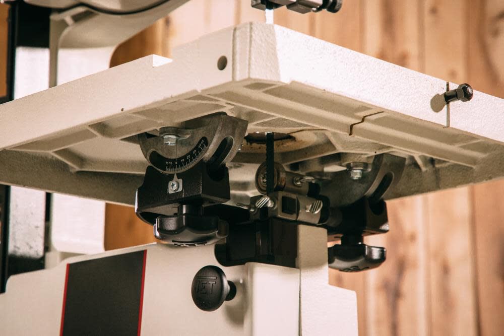 JET JWBS14CS 14in Closed Stand Bandsaw 1HP 1Ph 115/230V. 708115K