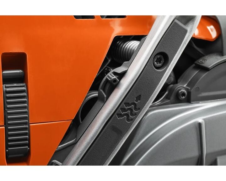 Husqvarna 592 XP G 32 Inch and H83 Chain 7.6HP Gas-Powered Chainsaw, large image number 14
