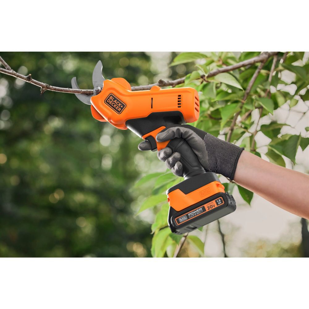 Black and Decker 20V MAX* Cordless Pruner Kit, large image number 4