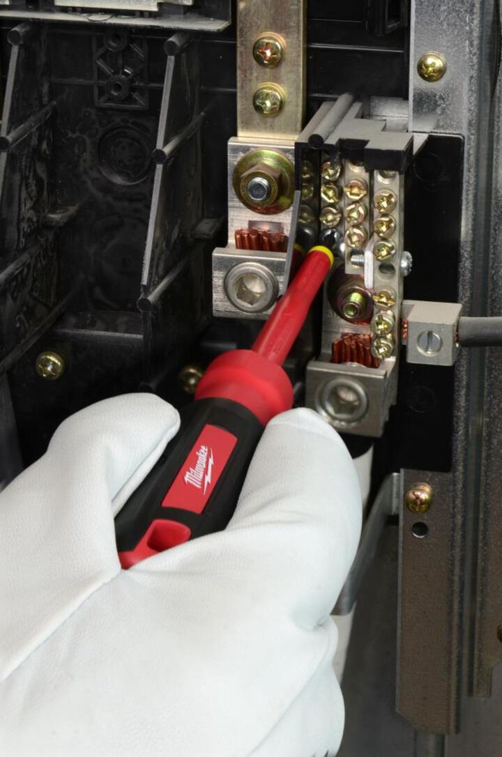Milwaukee 3/16 in. Cabinet 4 in. 1000V Insulated Screwdriver, large image number 8