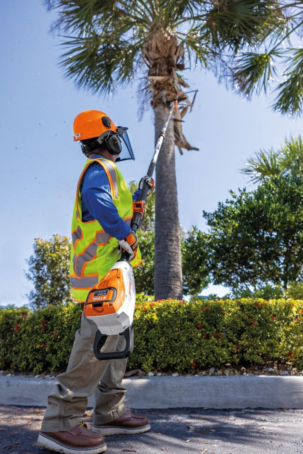 Stihl HTA 135 36V Battery Powered Extended Reach Pole Pruner LA01 200