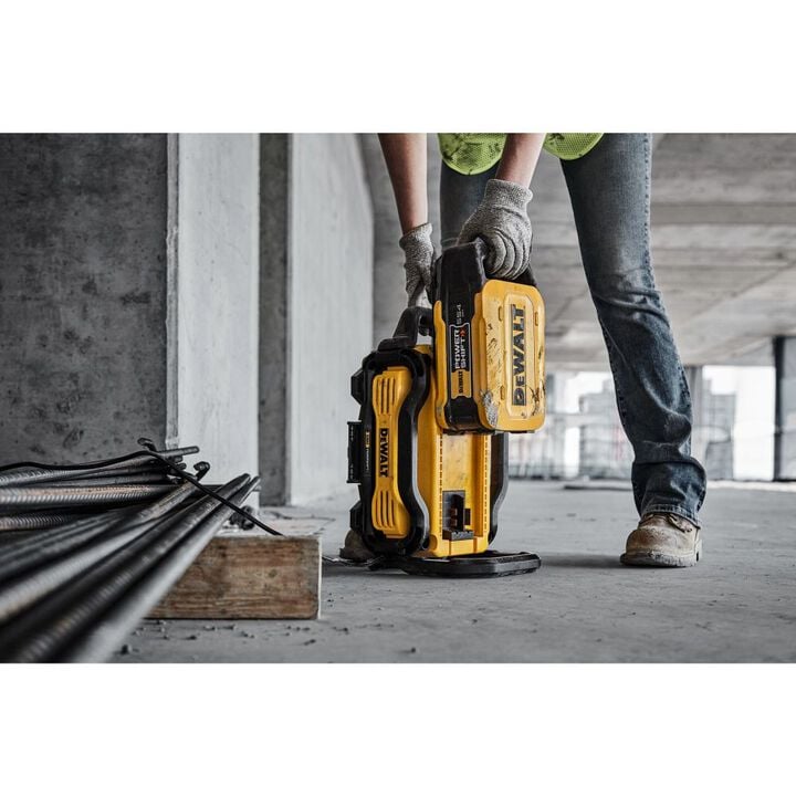 DEWALT POWERSHIFT 12 Amp, 550W Charger, large image number 2