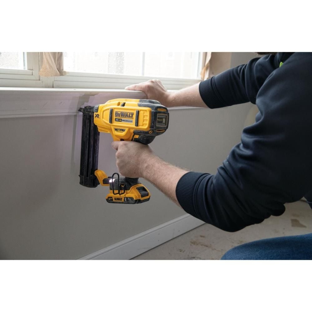 DEWALT 20 V MAX XR 18 Gauge Brad Nailer Kit, large image number 8