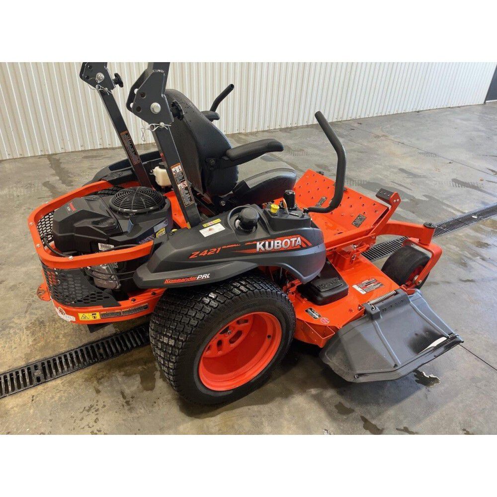 Kubota Z421 KWT Zero Turn Riding Mower Used 2018 Z421 KWT from