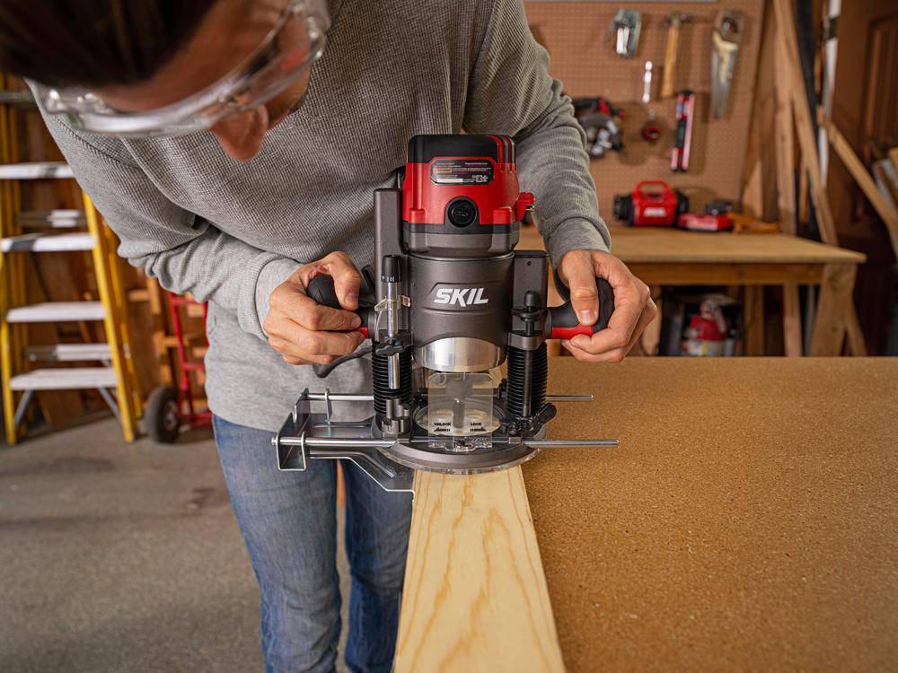 SKIL RT1322 00 14 Amp Plunge and Fixed Base Digital Router RT1322 00 Acme Tools