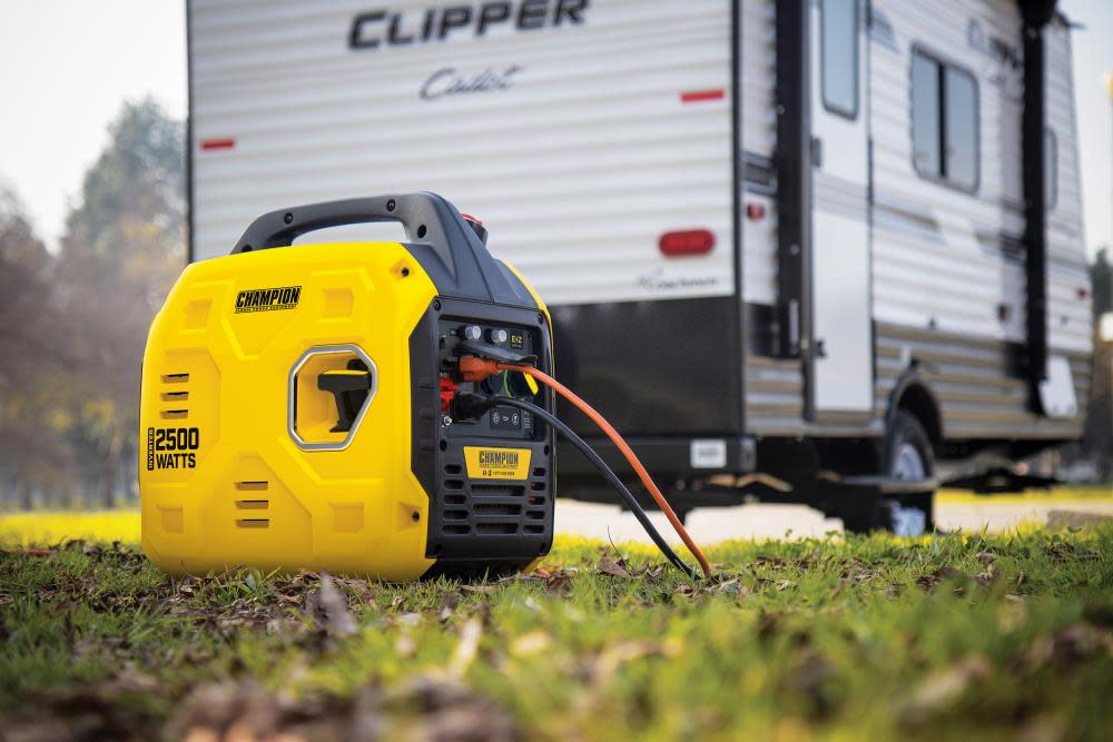 Champion 2500-Watt Ultralight Portable Inverter Generator - Image 5