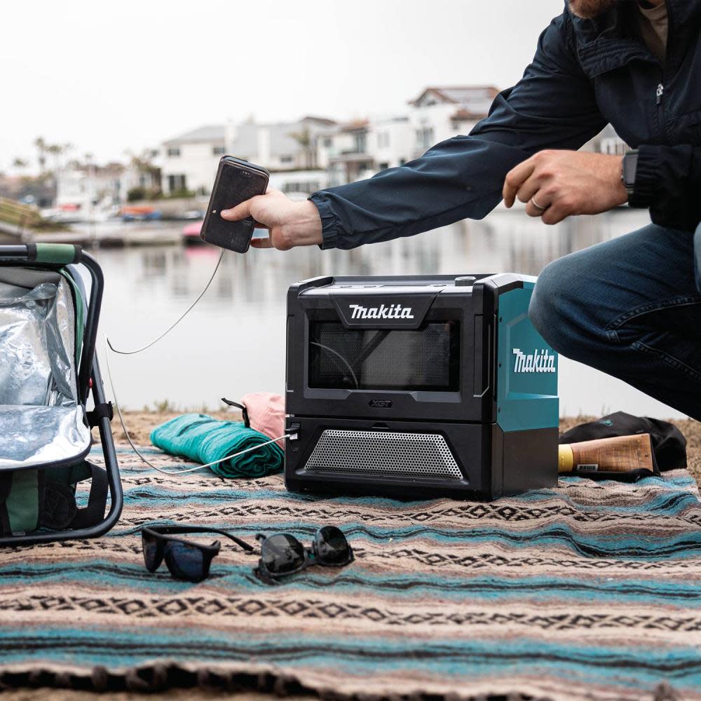 Makita 40V max XGT Microwave Bare Tool MW001GZ Acme Tools