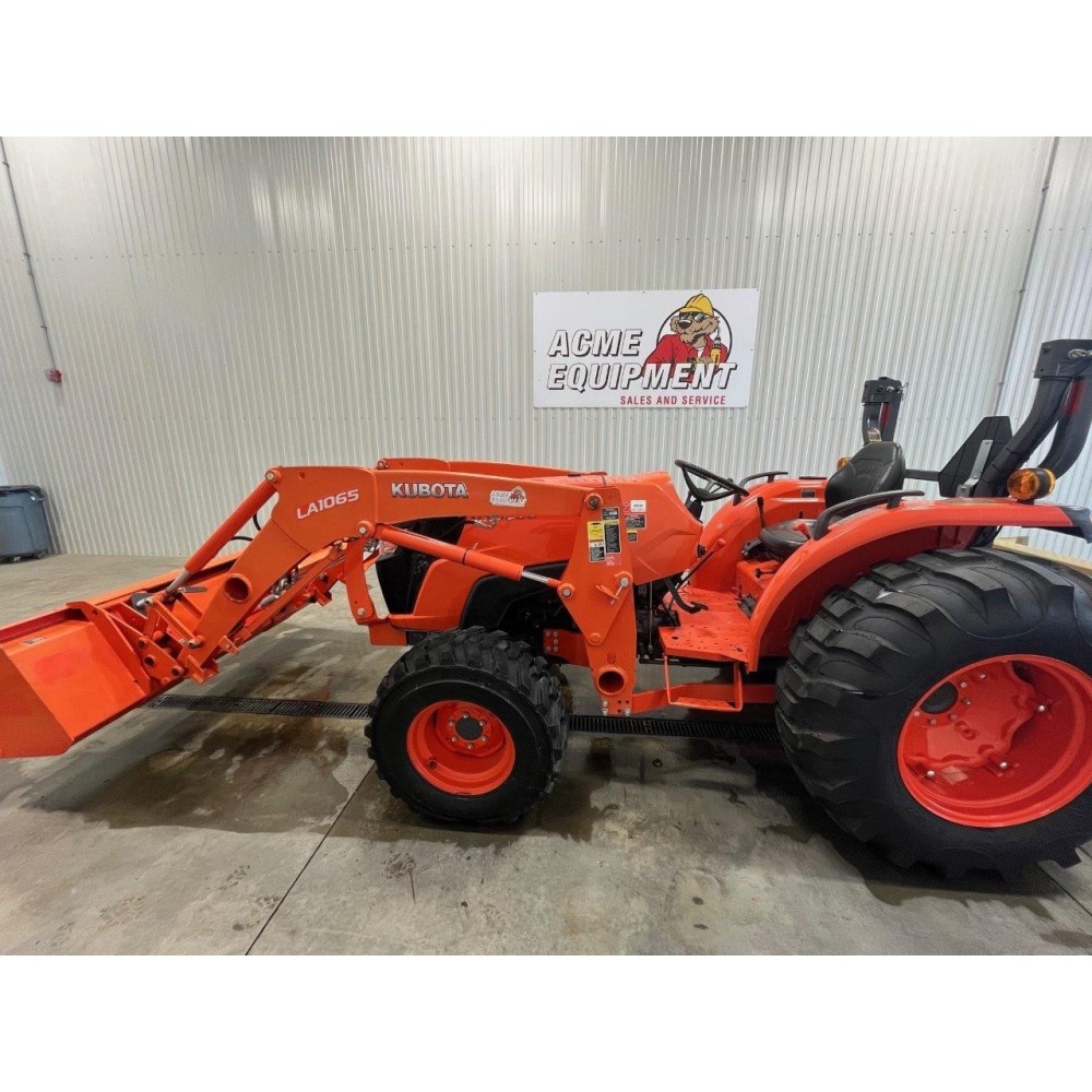 Kubota MX5200DT 54.7HP DieselPowered Utility Tractor Used 2014