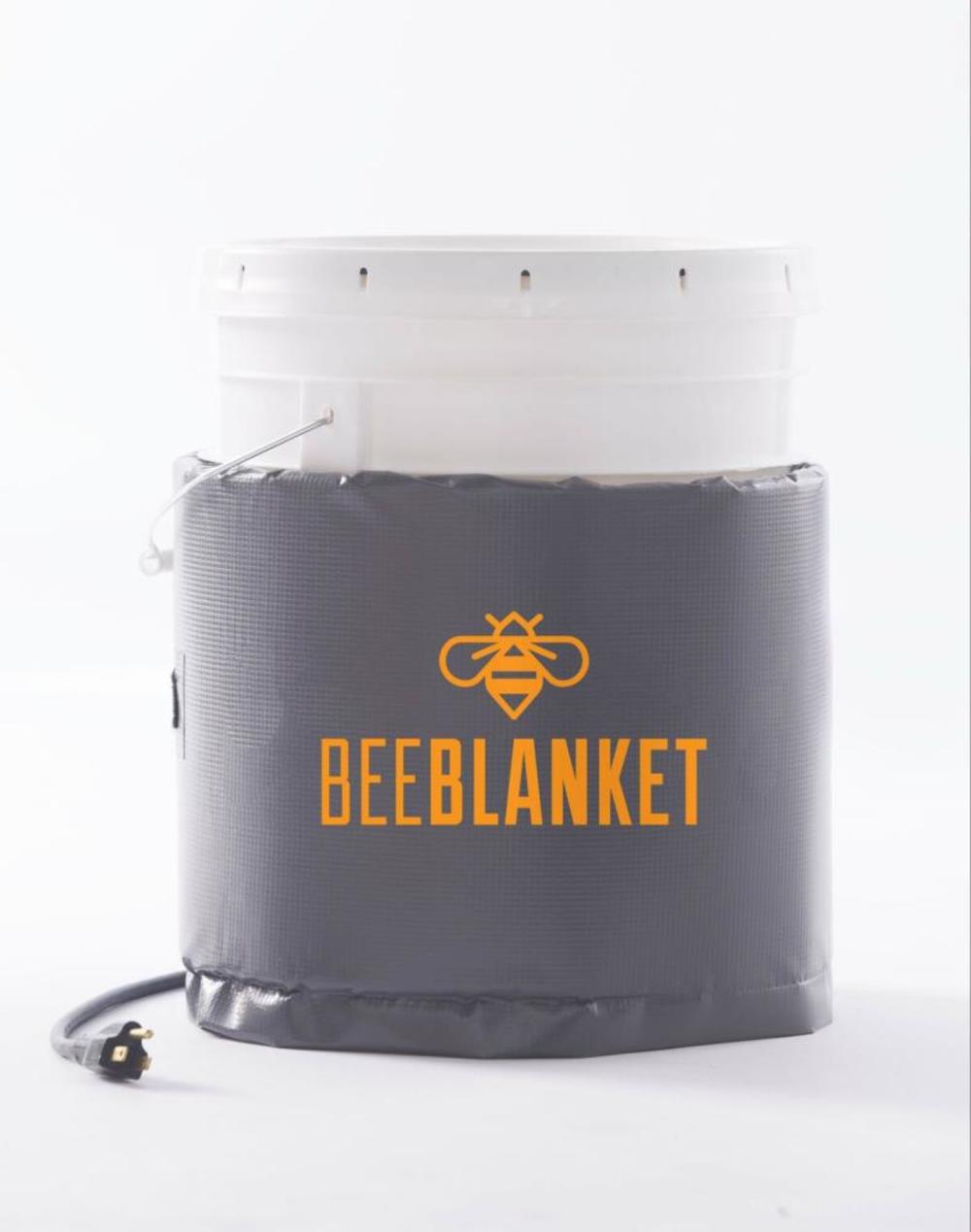 

Powerblanket Bee Blanket 5-Gallon Insulated Pail Heater with Cutout for Gate Valve Fixed Thermostat 110 F