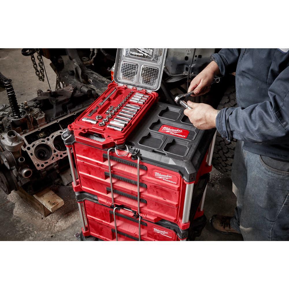 Milwaukee 3/8in 28 Pc Ratchet & Socket Set with PACKOUT