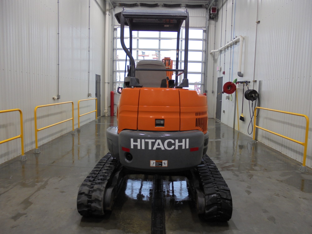 Hitachi ZX35U 29.9HP Open Canopy Mini Excavator - Used 2005 Hitachi ZX35U 29.9HP Open Canopy Mini Excavator - Used 2005