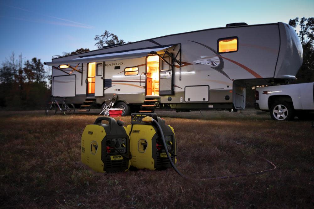 Champion 2500-Watt Ultralight Portable Inverter Generator - Image 3