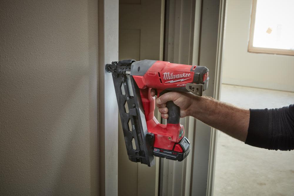 Milwaukee M18 FUEL 16 Gauge Angle Finish Nailer (Bare Tool