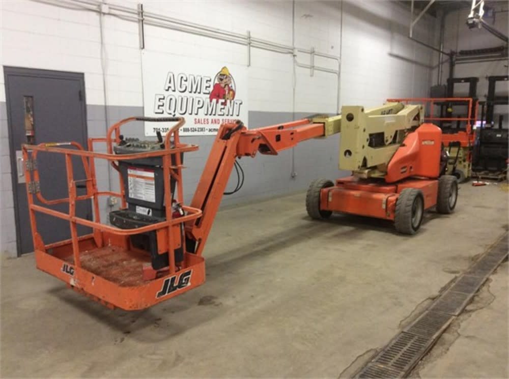 

JLG 40' Boom Lift Articulating Electric with Jib E400AJPN - 2011 Used
