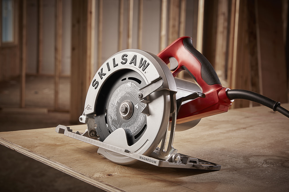 SKILSAW 7-1/4 In. Magnesium Left Blade Sidewinder SPT67M8-01