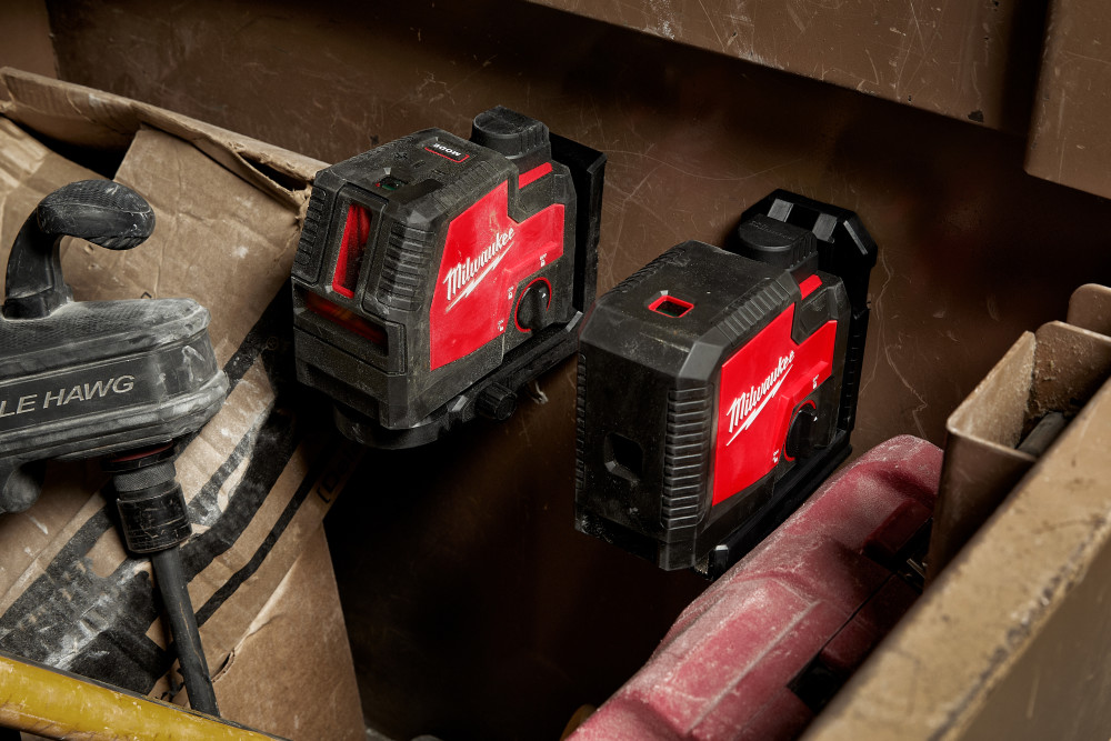 Nouveau Milwaukee 3522-21 Rechargeable USB Green Cross Line & Plumb points Laser